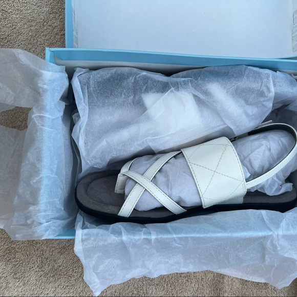 Lifestrade Sandals Size 7.5 - Picture 3 of 4